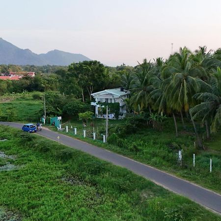 Lake Edge Dambulla Exterior photo